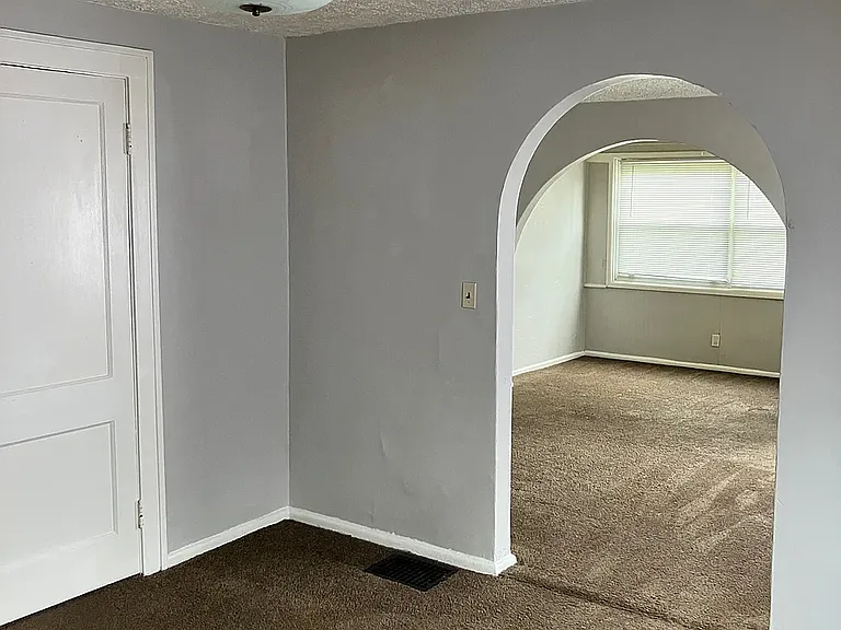 802 N Riley Ave — Photo 12