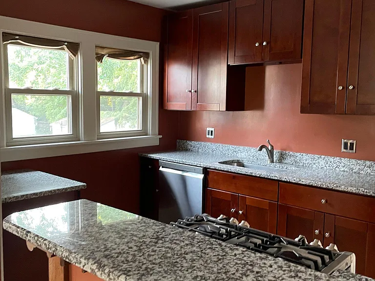 9807 Baltic Rd — Photo 4