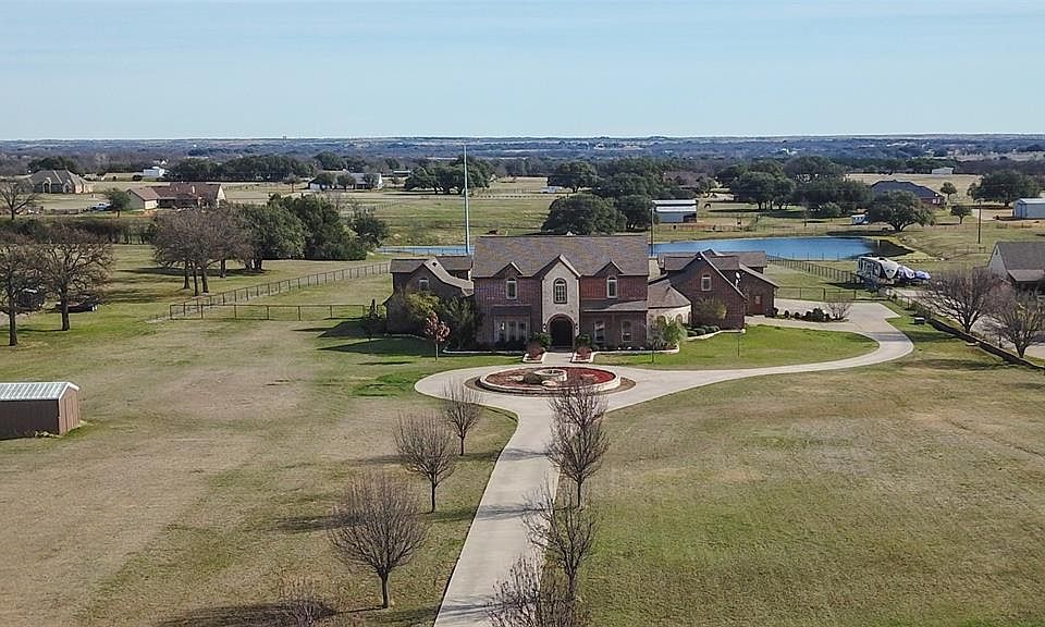 1607 Bentwater Pkwy, Granbury, TX 76049 Zillow