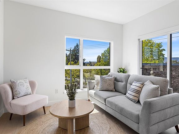 4th image of 2629 Millstream Rd #604