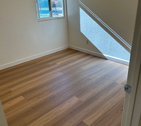 3rd image of 803 E Rosewood Ct