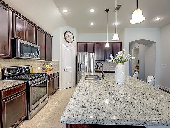2nd image of 2413 Olivia Ln