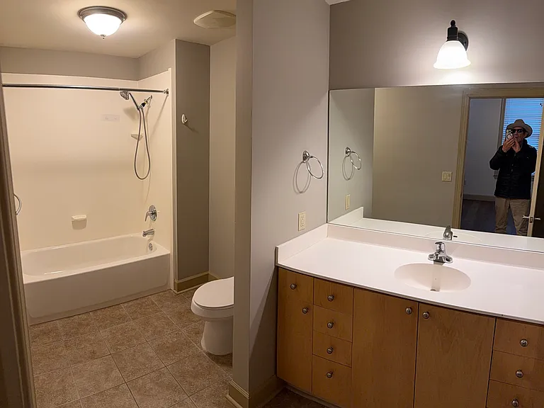 1040 Broadway St #218 — Photo 7