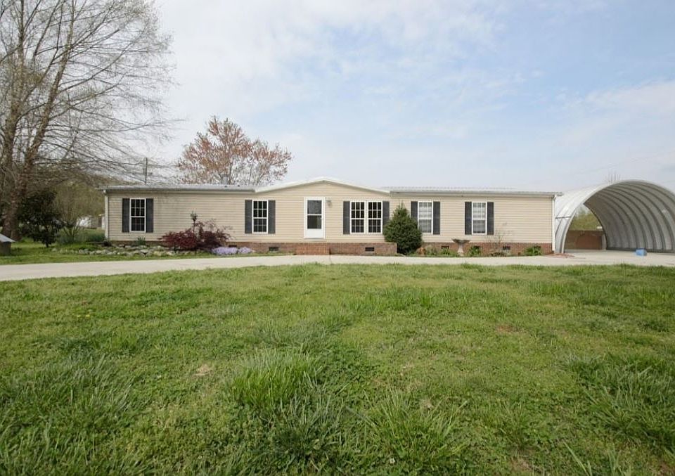 1st image of 165 Deerwood Ln