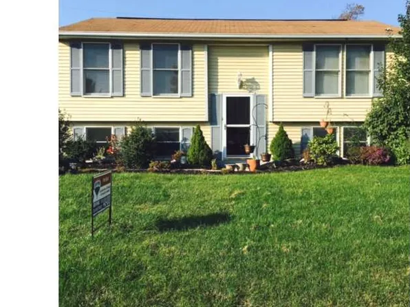 5 Leader Dr, Newark, DE 19713