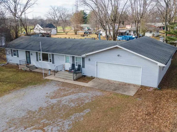 601 S Forest St, Belle Rive, IL 62810