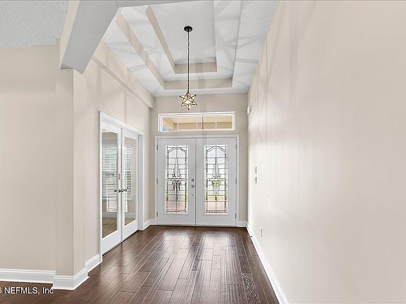 4th image of 160 GREENVIEW Lane