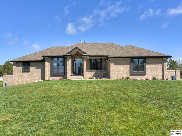16240 Sage St, Omaha, NE 68136