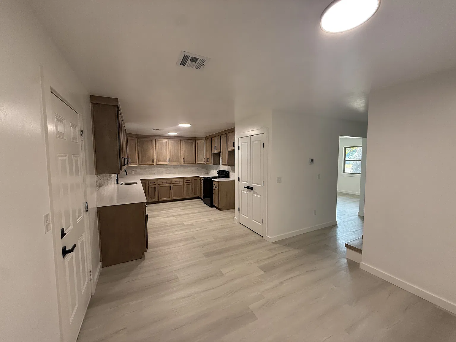 800 West 6th - 1 — Photo 3