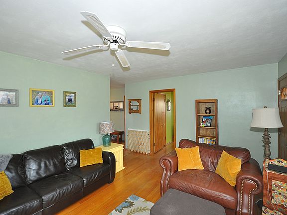 3rd image of 2609 N 113th St