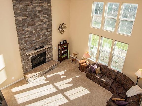 4th image of 10253 Flagstone Dr