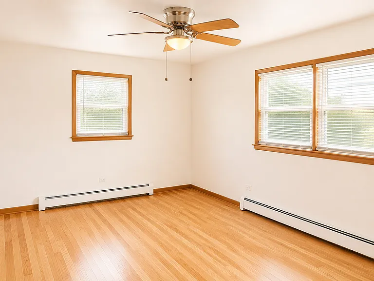 5834 W Montrose Ave #2N — Photo 4