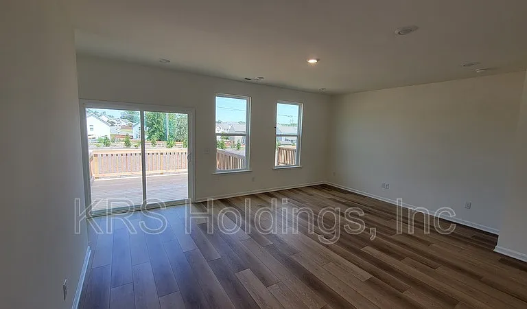 838 Parc Townes Dr — Photo 9