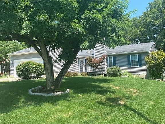2nd image of 520 Woodsdale Dr