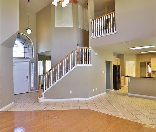 3rd image of 1626 Lakeshore Dr