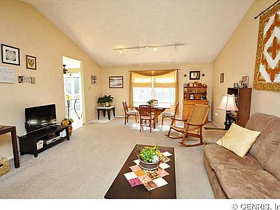 5th image of 199 Willow Pond Way
