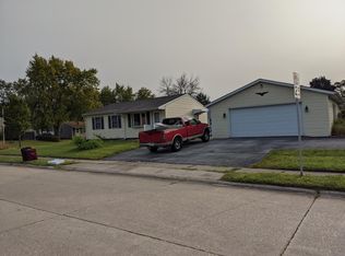 5307 N Howell St, Davenport, IA 52806