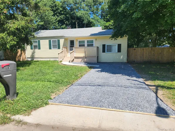 47 Pace Avenue, Bellport, NY 11713