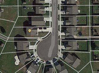 927 Olmsted Ct, Shelbyville, IN 46176