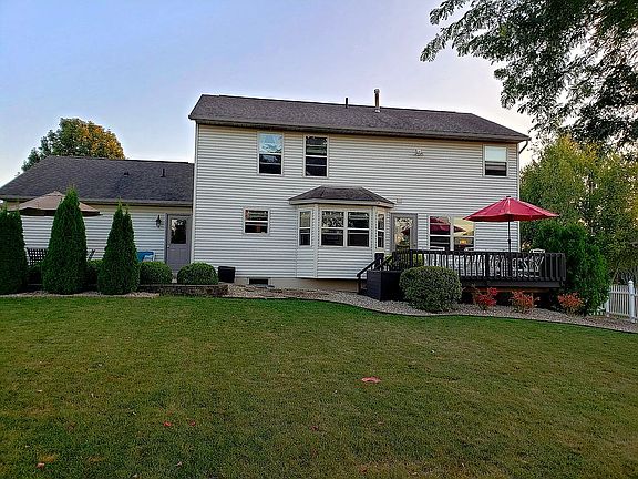 4th image of 81 Renfrew Dr