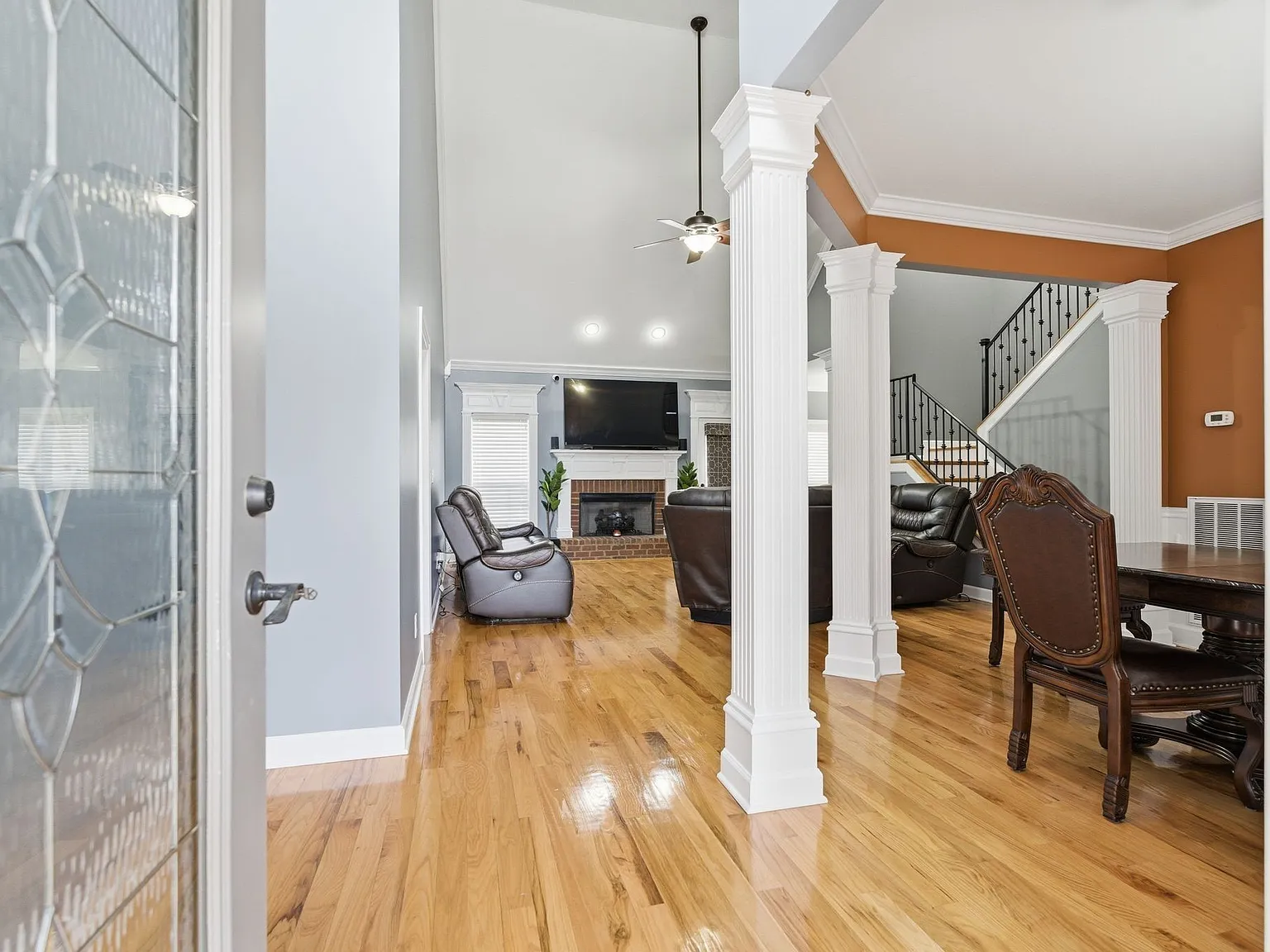 4 bed, 2.5 bath, 2414 sqft, $2,600 — Photo 4