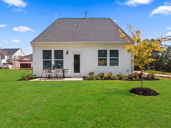 4th image of 10 Gervais Cir