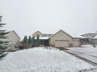 781 Henslow Ave N, Oakdale, MN 55128