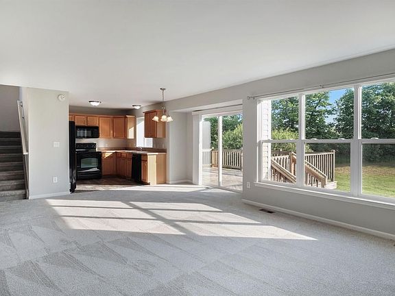 5th image of 7361 Meadow Ln