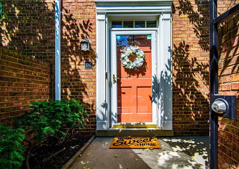 1st image of 109 Cooper Pl W