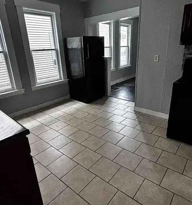 1st image of 48 Truman St Floor 1