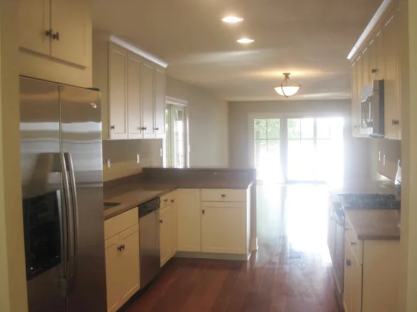 5960 N River Bay Rd, Waterford, WI 53185