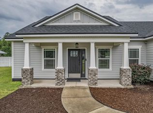545 Parkside Cir, Crawfordville, FL 32327