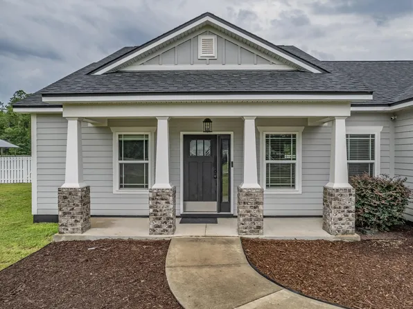 545 Parkside Cir, Crawfordville, FL 32327