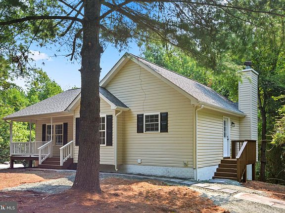 3rd image of 742 Albevanna Spring Rd