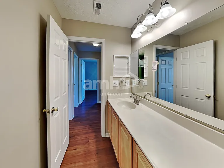 311 Hartford Ct — Photo 21