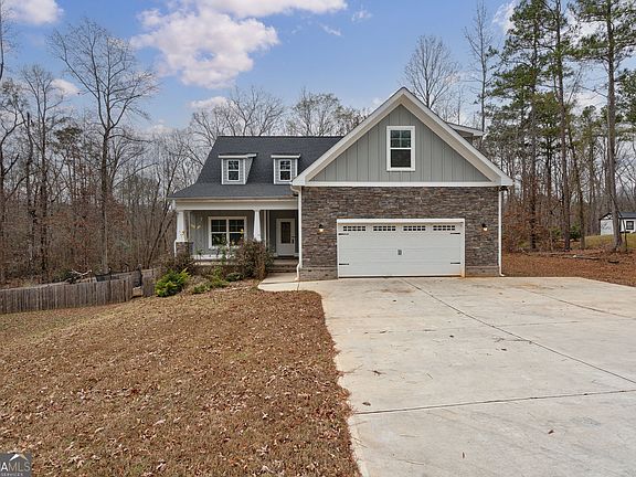 2nd image of Linda St