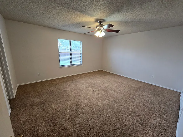 401 Justice Ave — Photo 9