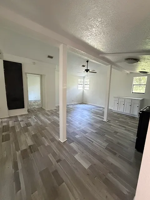2 bed, 834 sqft, $2,000 — Photo 2