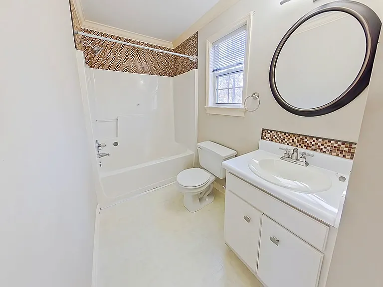 408 Bristol Rd — Photo 10