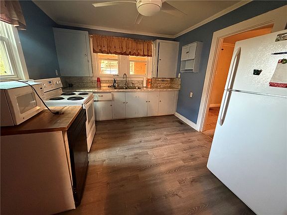 5th image of 3211 S Main Street Ext
