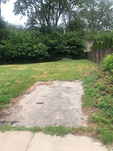2nd image of 4021 S Langley Ave