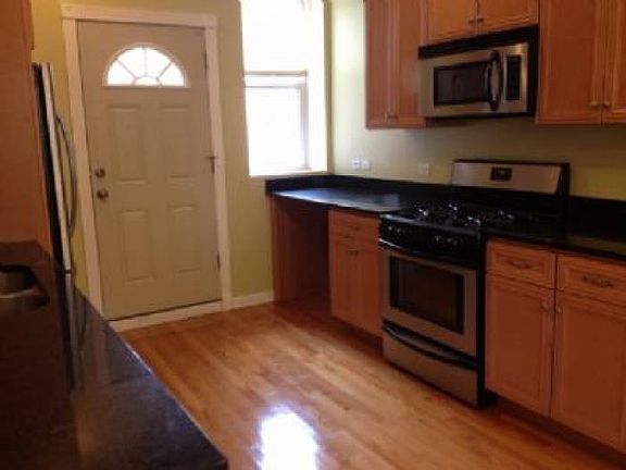 2nd image of 1643 W Farwell Ave APT 2