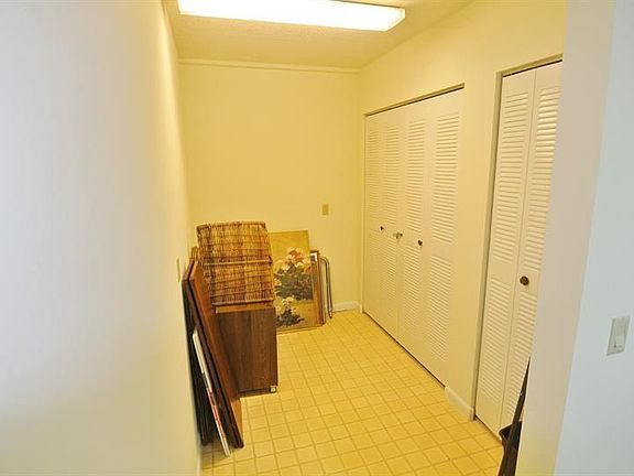 4th image of 1201 Seafarer Cir APT 201