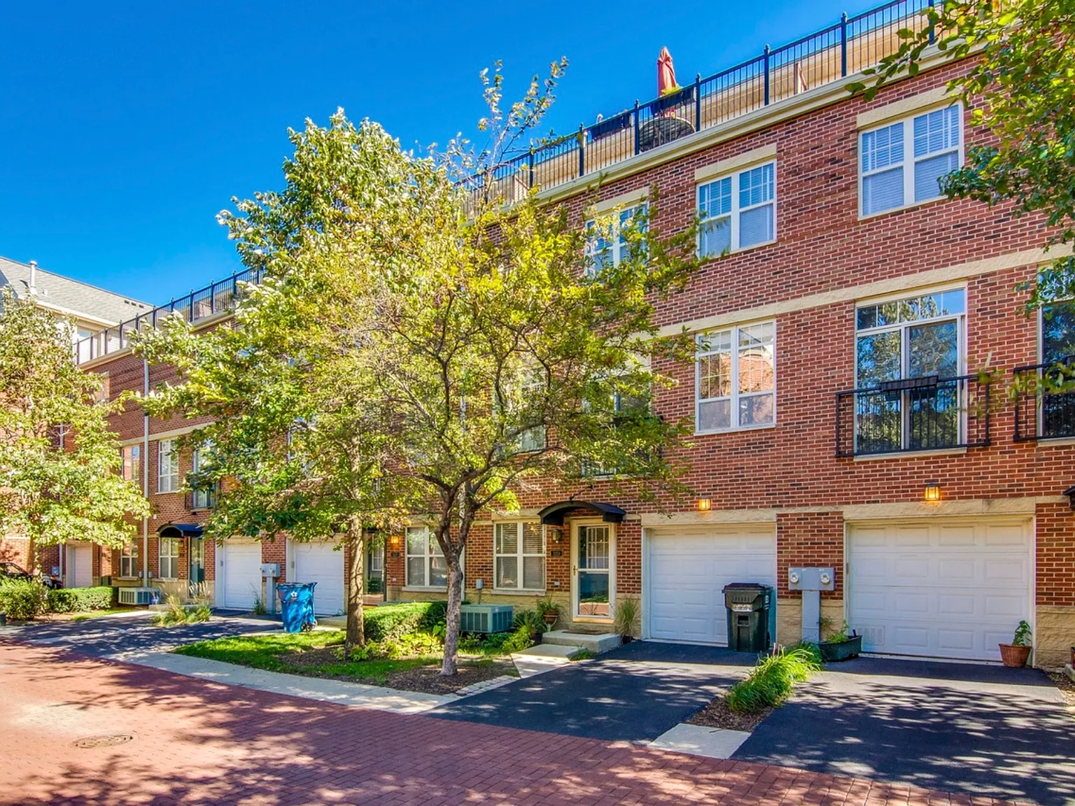 2 bed, 2.5 bath, 1500 sqft, $3,400 — Photo 1