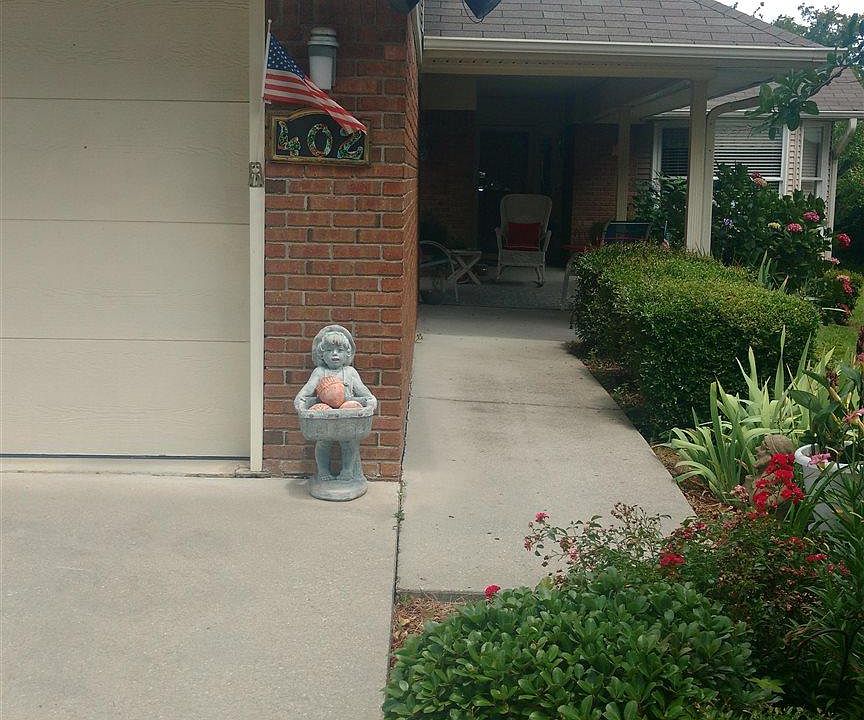 2nd image of 402 Heatherwood Cir
