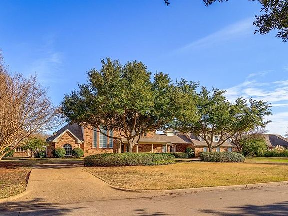 4th image of 16 Meadowlake Dr
