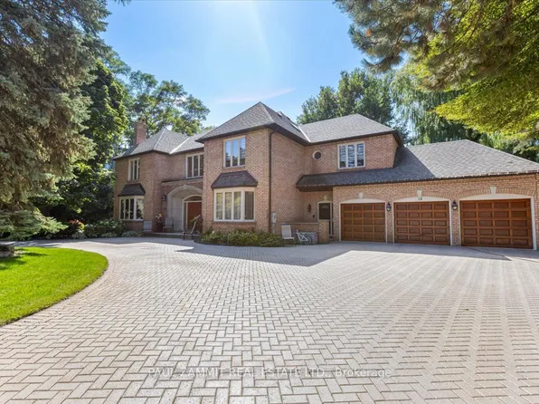 12 Old English Ln, Markham, ON L3T 2T9