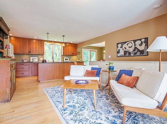 5th image of 27821 W Lakeview Dr N