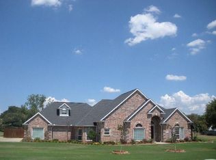 105 Sequoya Dr, Lake Kiowa, TX 76240