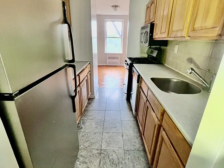 4430 Douglaston Pkwy #6H — Photo 13